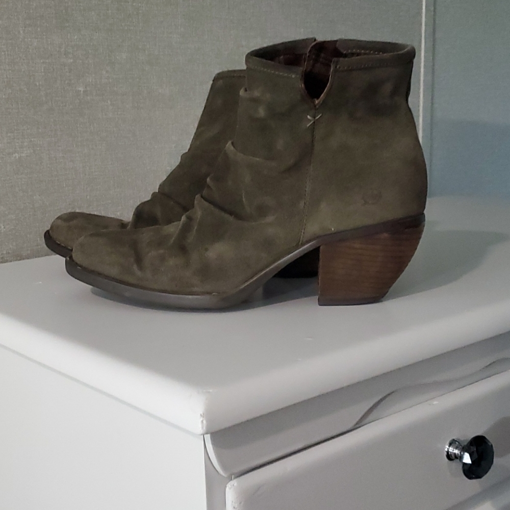 Born olive boots